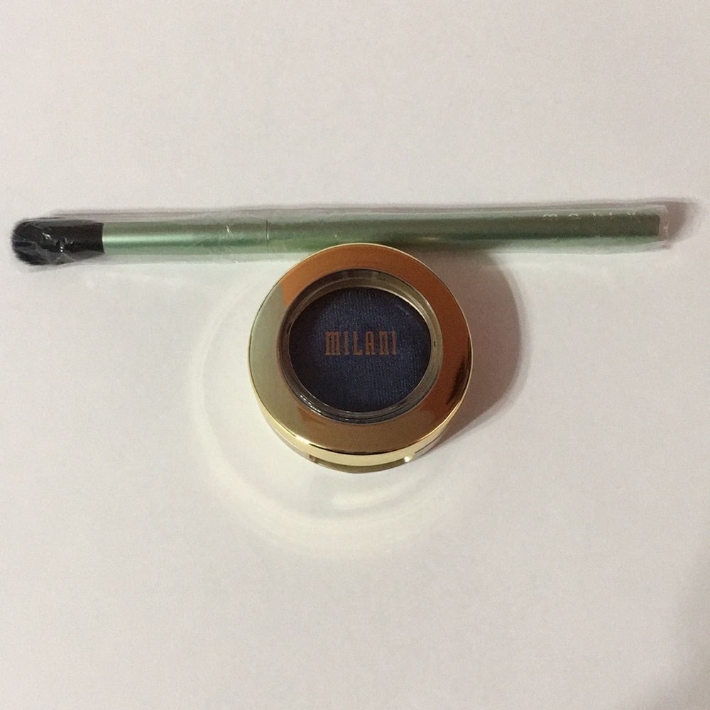 NWT | Bundle of 2: Milani Gel Powder Eyeshadow and Mally Crease Brush